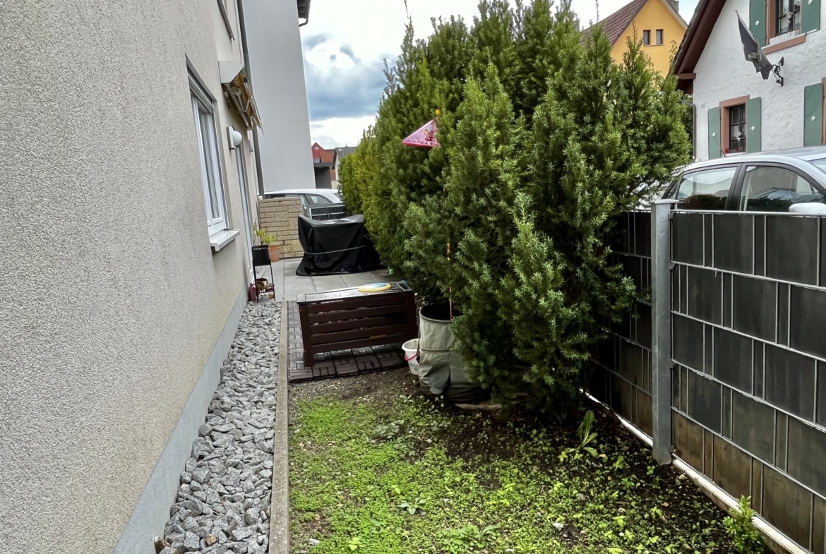 Terrasse mit Gartenanteil